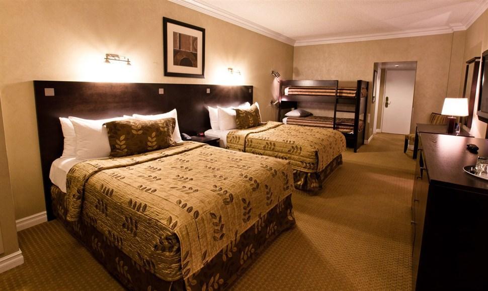 Fantasyland Hotel Edmonton Dış mekan fotoğraf