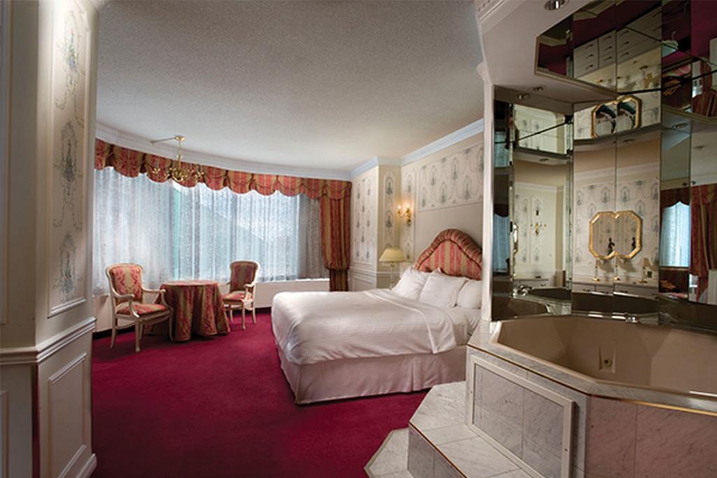 Fantasyland Hotel Edmonton Dış mekan fotoğraf