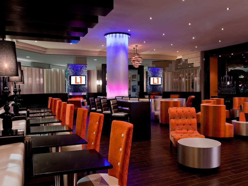 Fantasyland Hotel Edmonton Dış mekan fotoğraf