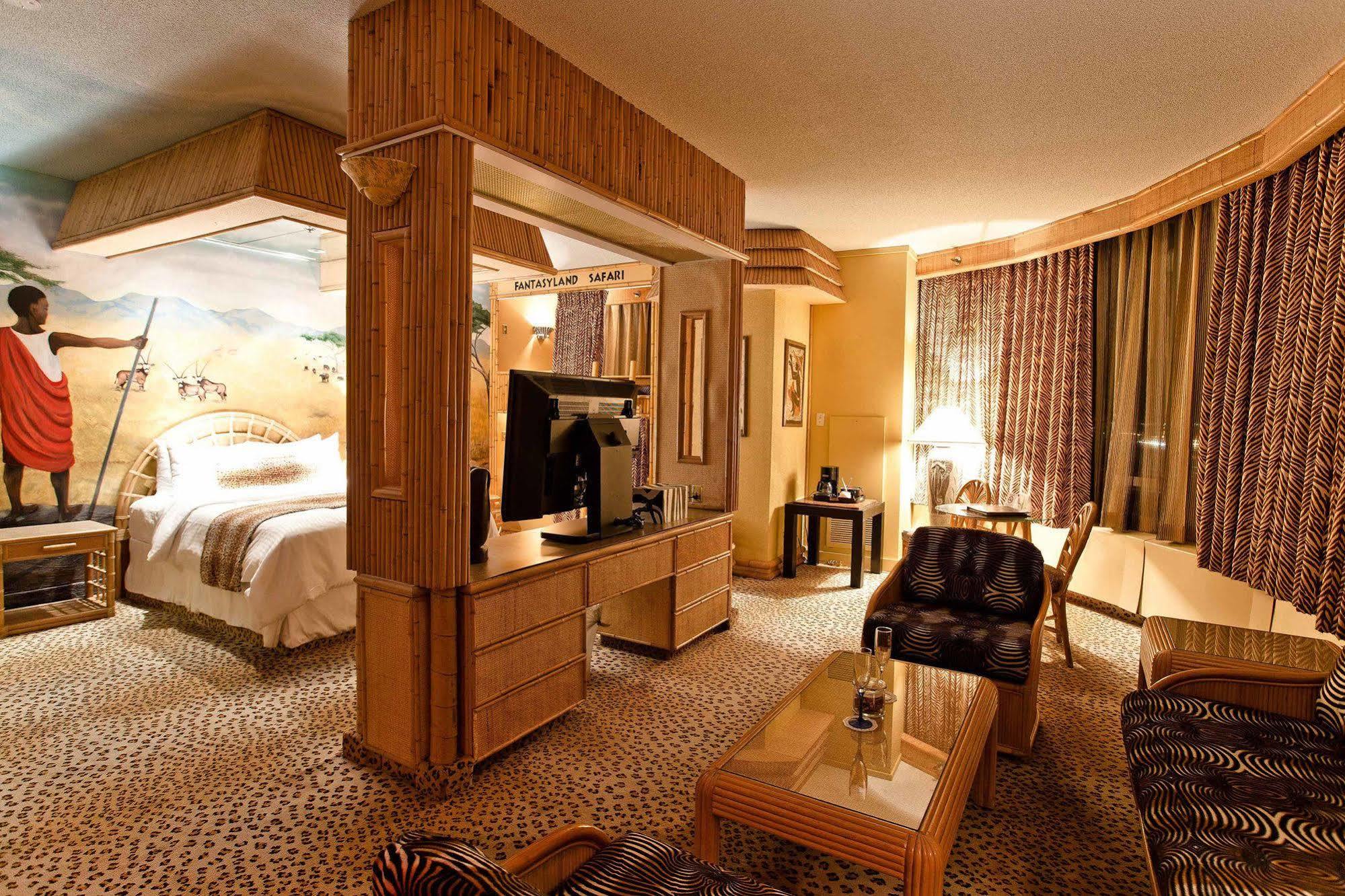 Fantasyland Hotel Edmonton Dış mekan fotoğraf