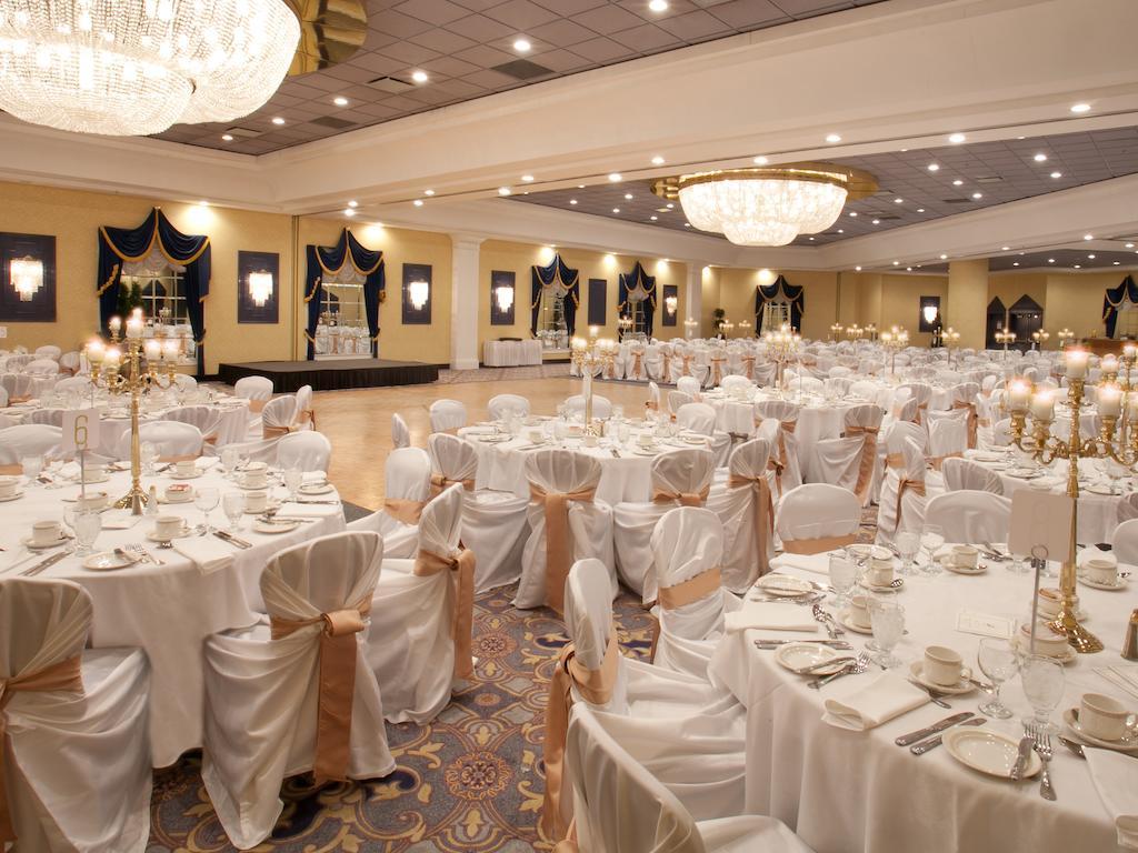 Fantasyland Hotel Edmonton Dış mekan fotoğraf