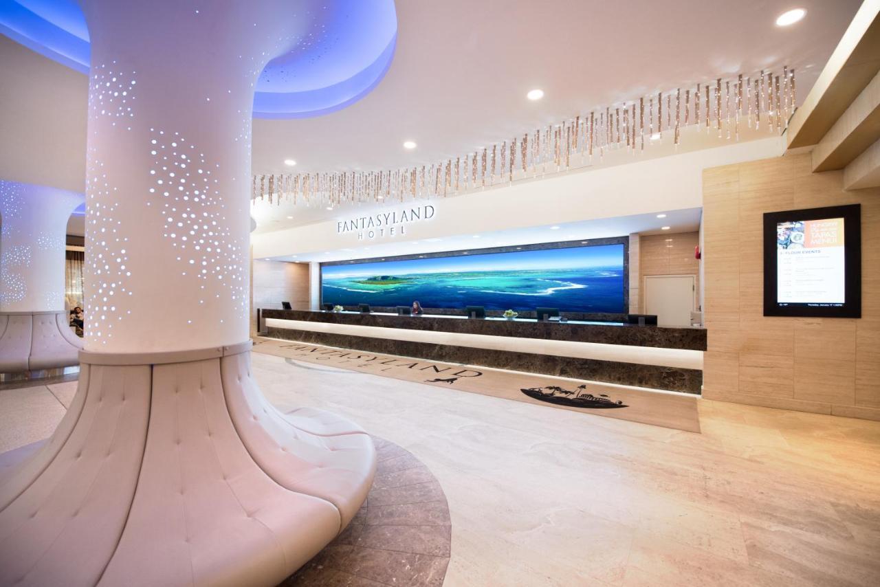 Fantasyland Hotel Edmonton Dış mekan fotoğraf